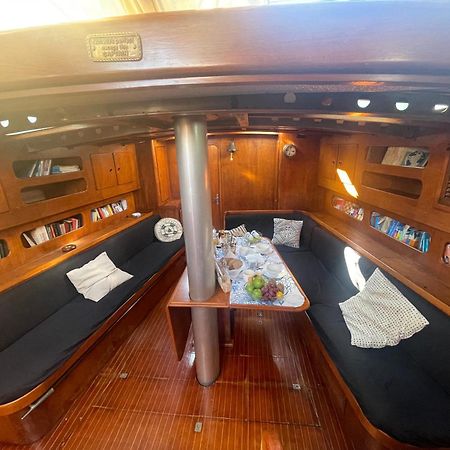 Sailboat B&B On Board Катания Экстерьер фото