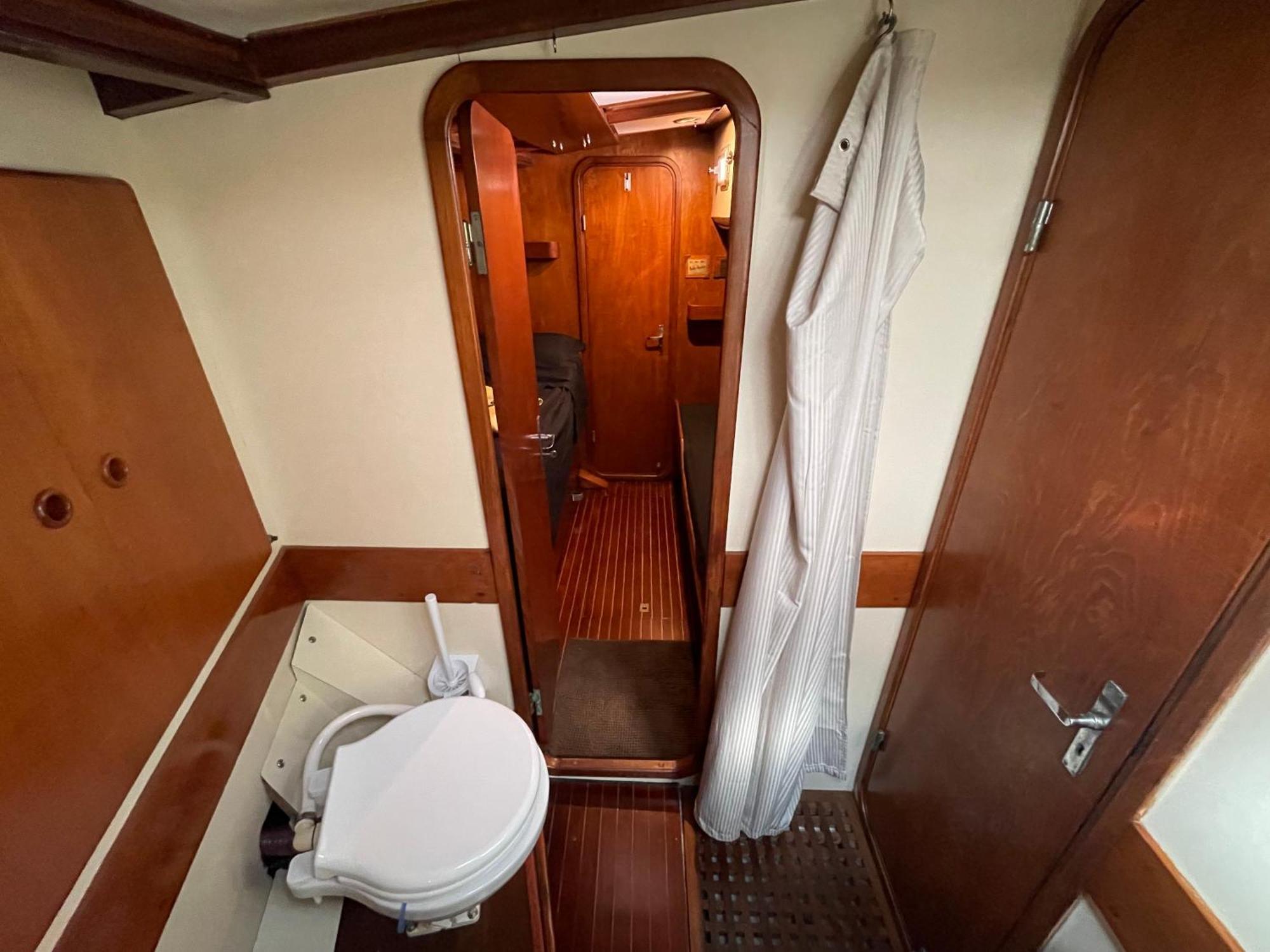 Sailboat B&B On Board Катания Экстерьер фото