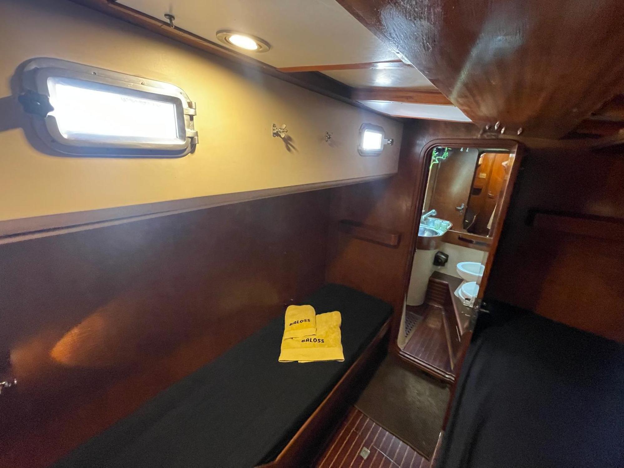Sailboat B&B On Board Катания Экстерьер фото