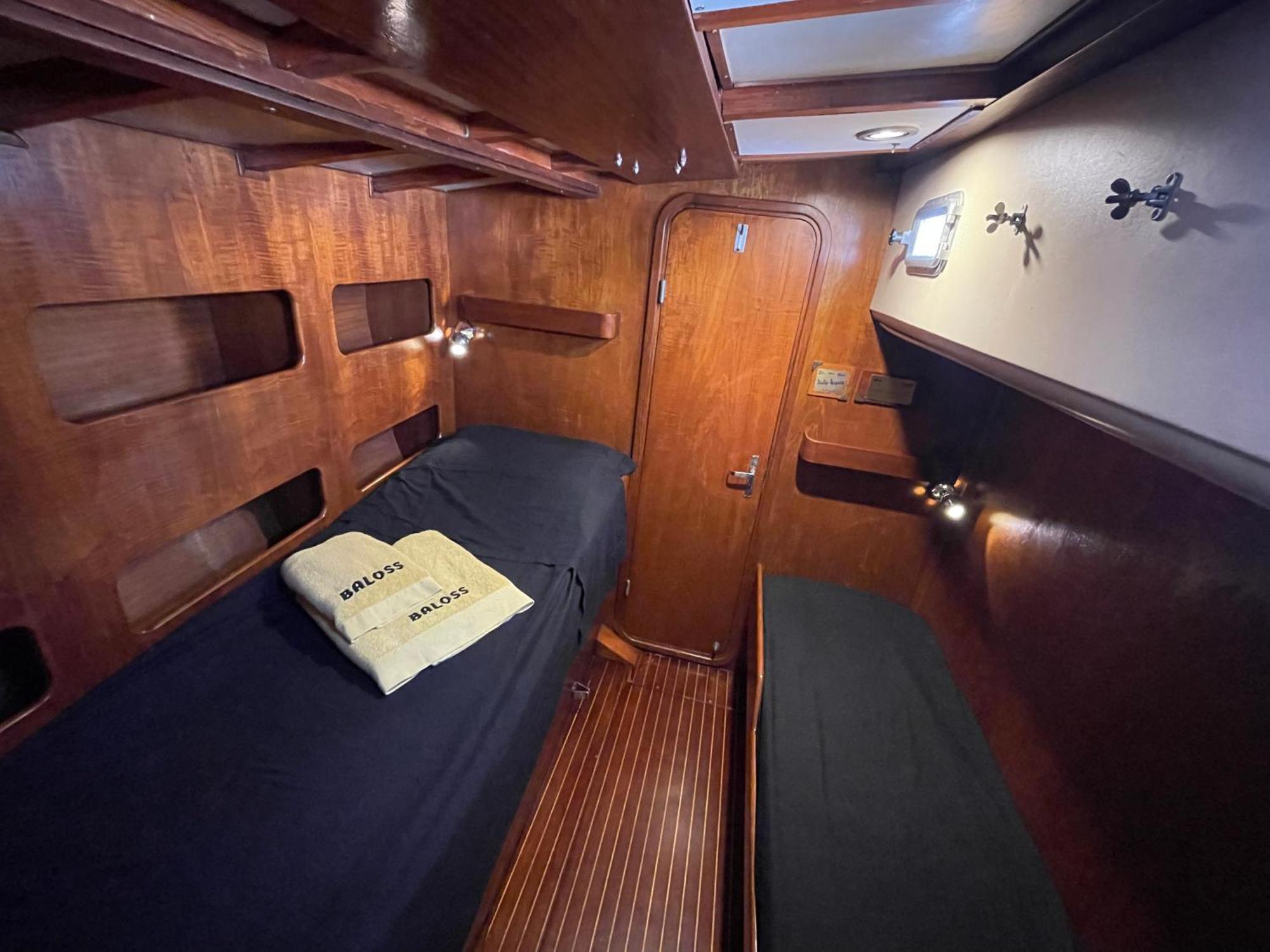 Sailboat B&B On Board Катания Экстерьер фото
